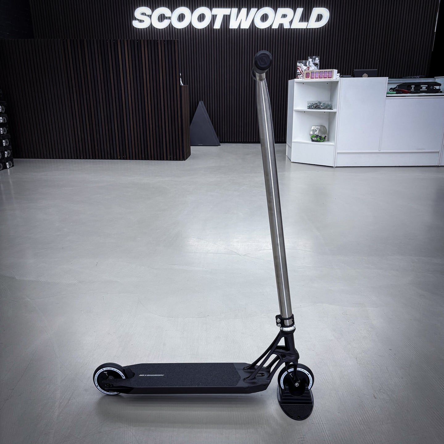 Striker Titan Pande Custom Build - Black/Silver-ScootWorld.dk