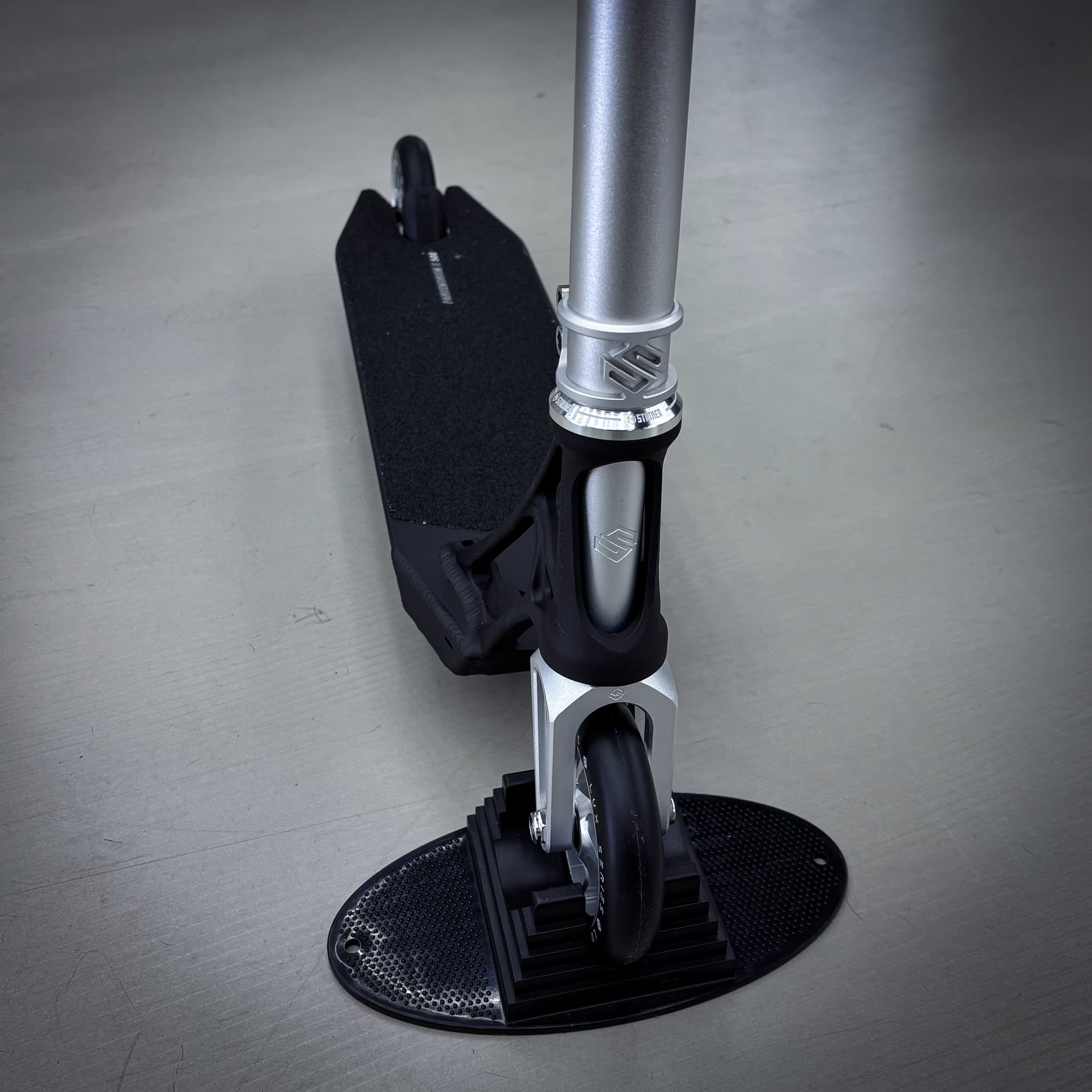 Striker Pande Black/Silver Custom Build - Black/Silver-ScootWorld.dk