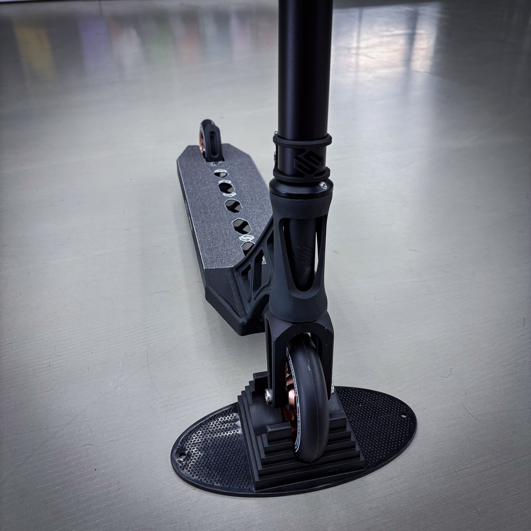 Striker Full Black Custom Build - Black-ScootWorld.dk