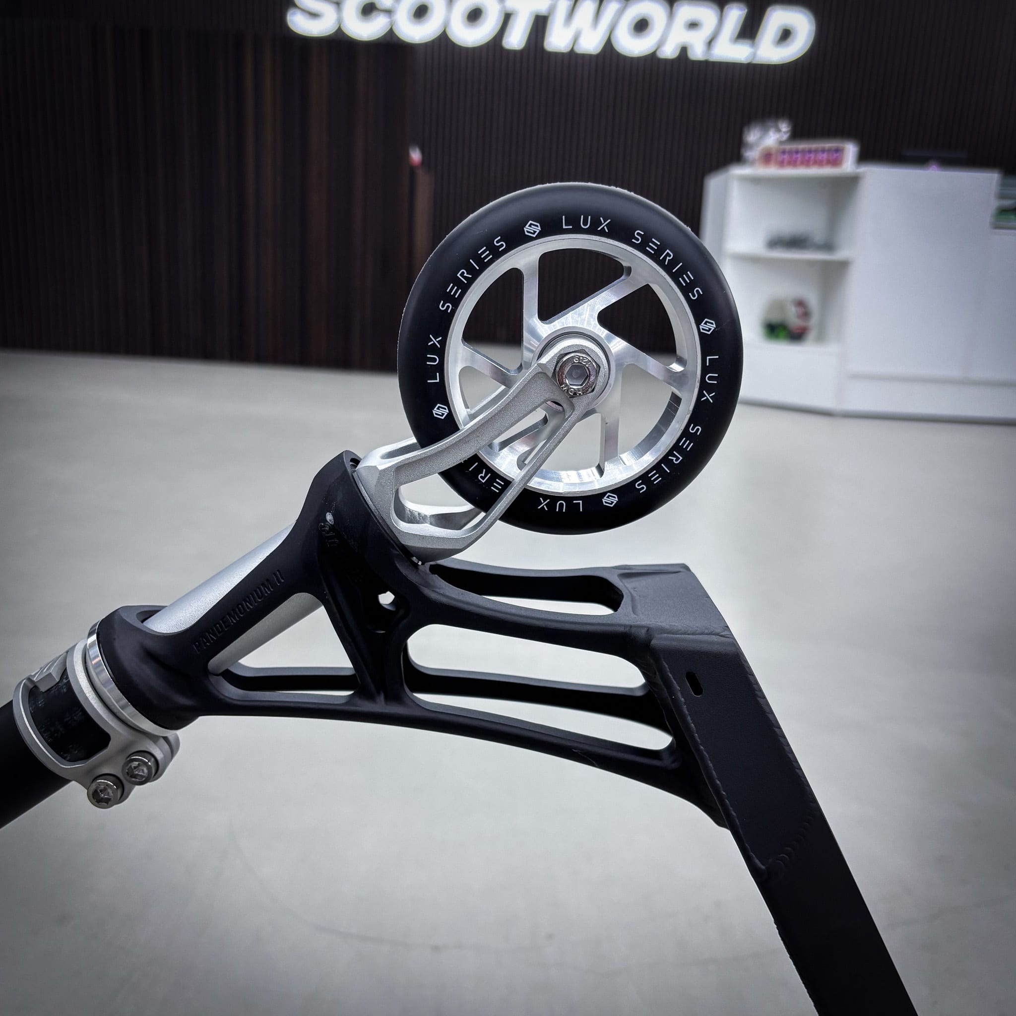 ScootWorld Titan Pande Custom Build - Black/Silver-ScootWorld.dk