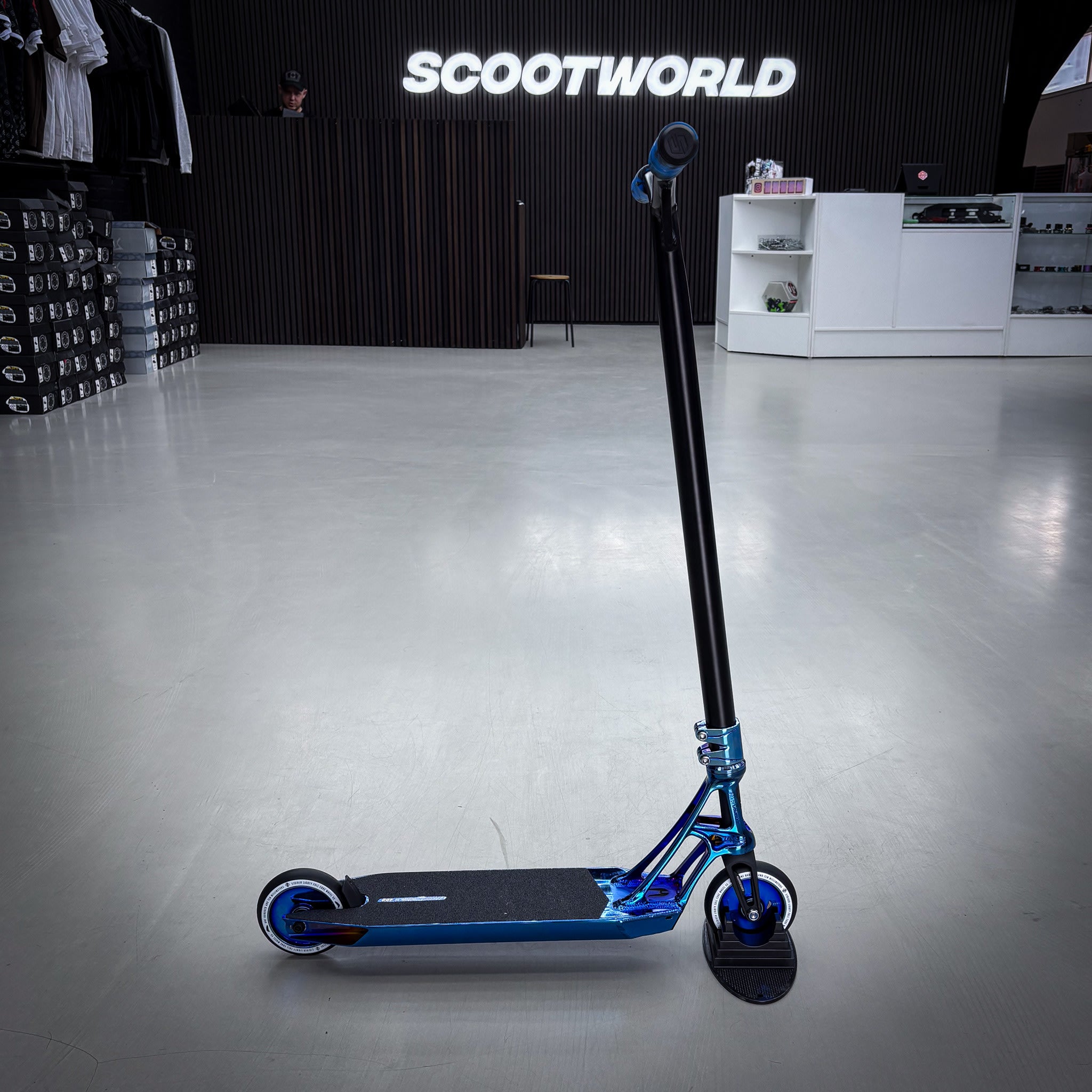 Striker Pande Blue Chrome Custom Build - Blue Chrome-ScootWorld.dk