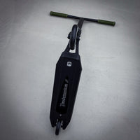 Striker Ethic Pande Black Camo Custom Build - Black/Green-ScootWorld.dk