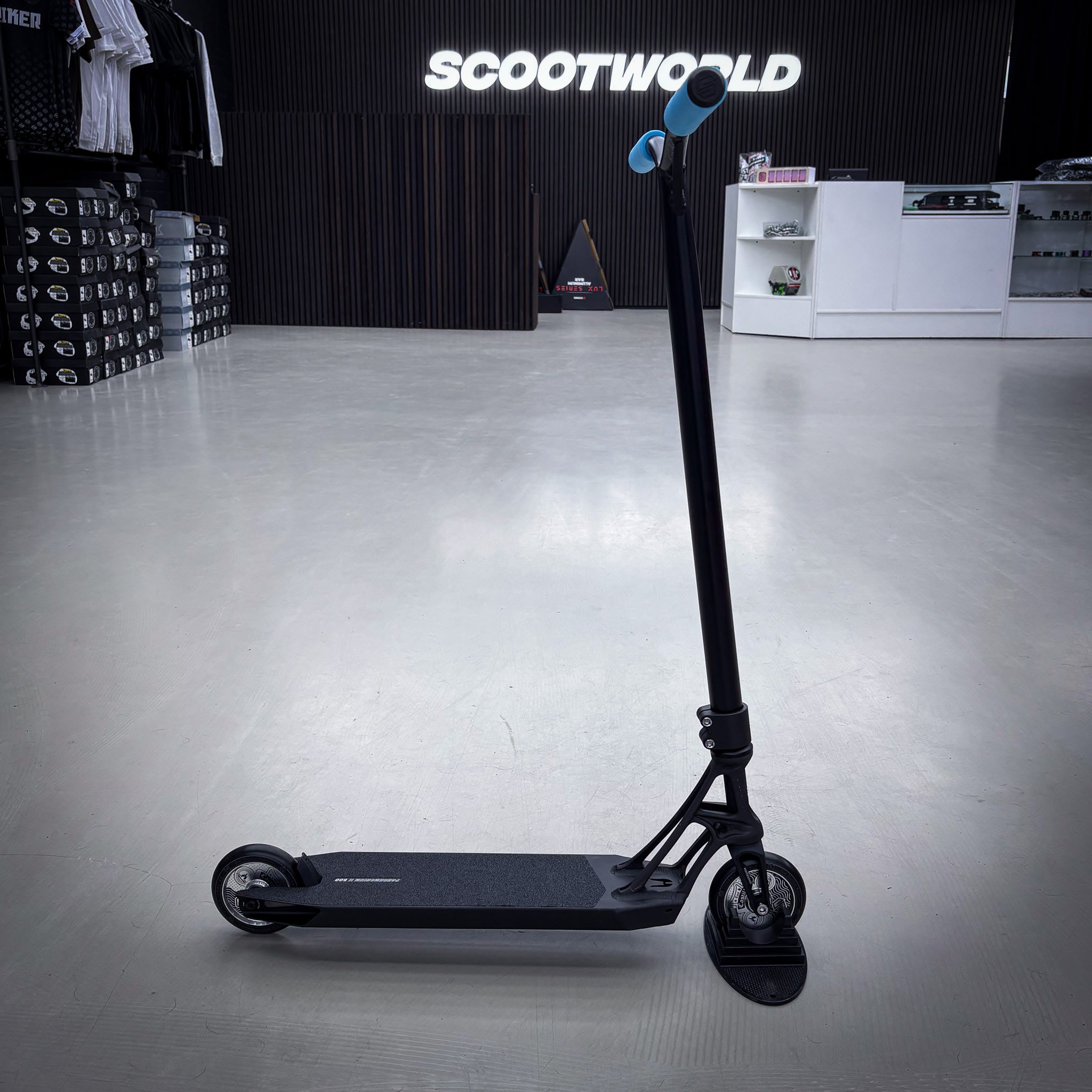 Striker Ethic Pandemonium Custom Build - Black/Teal-ScootWorld.dk