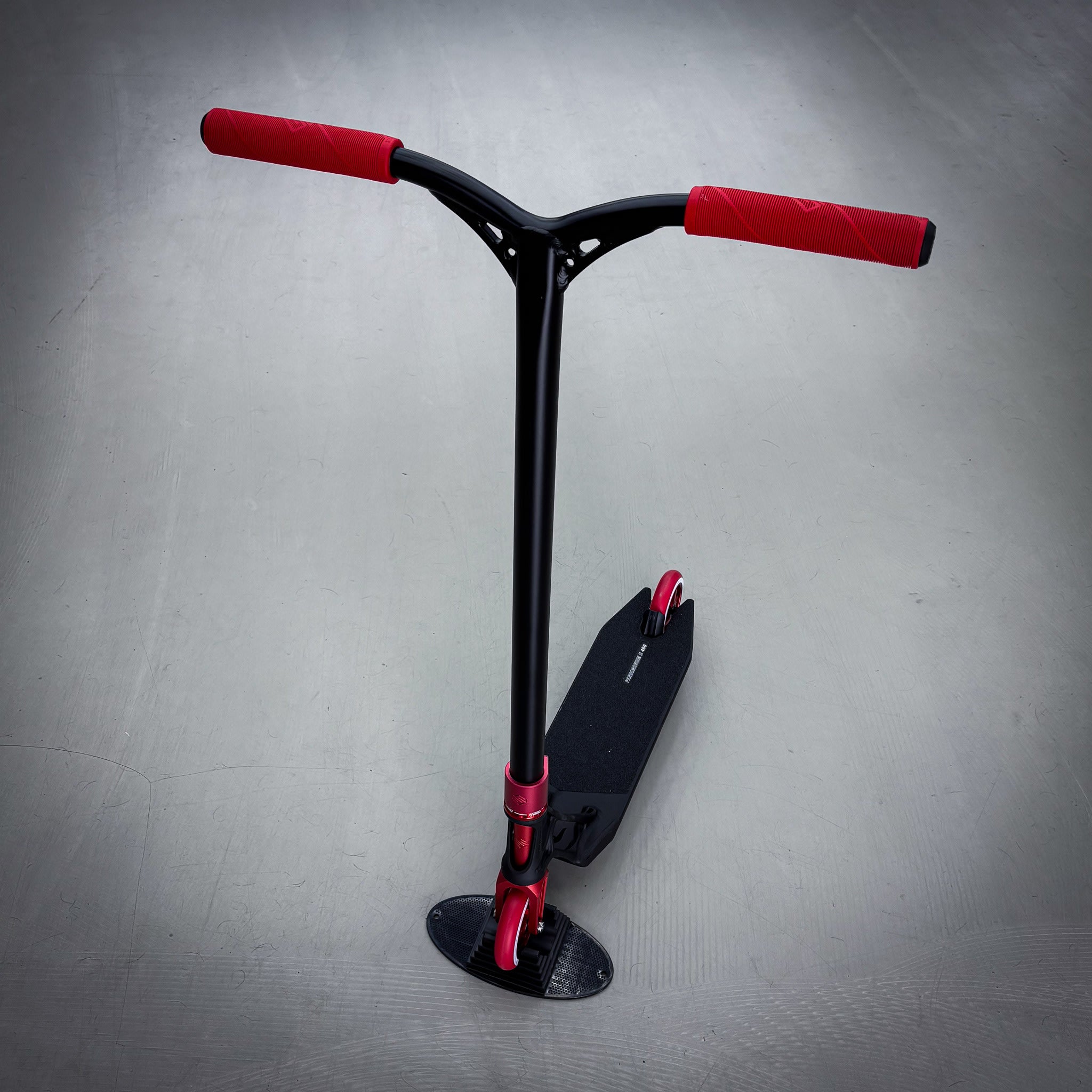 Striker Ethic Pande Custom Build - Black/Red-ScootWorld.dk