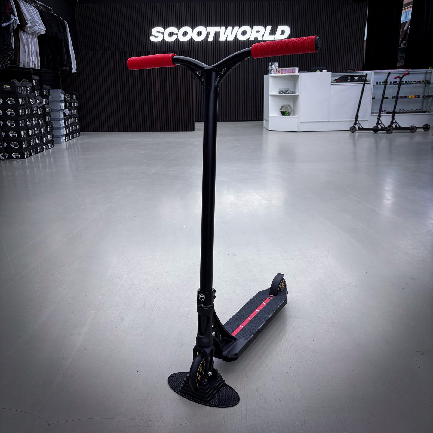 Striker Panda Custom Build - Black/Red-ScootWorld.dk