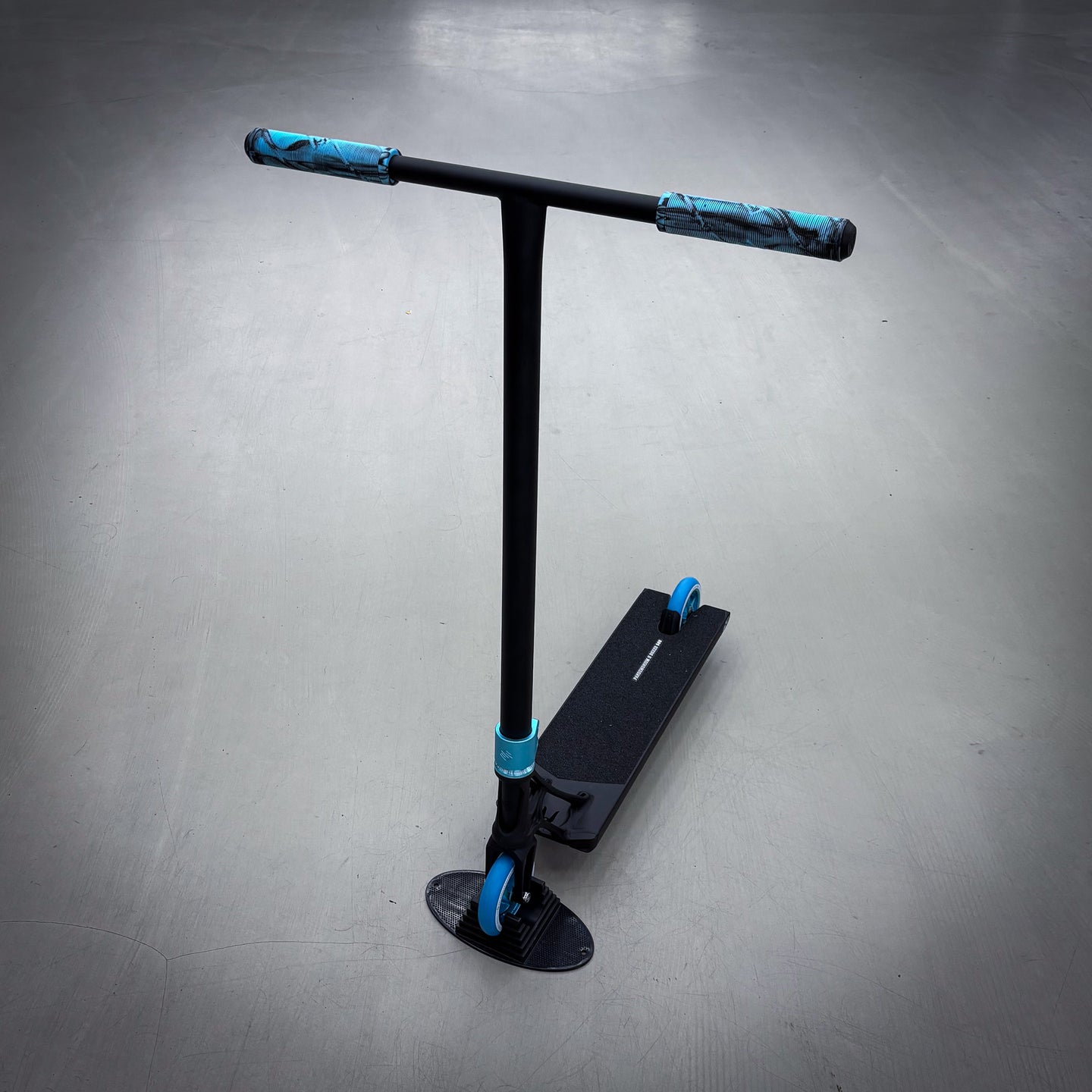 Striker Ethic 500mm BOXED Black Teal Custom Build - Black/Teal-ScootWorld.dk