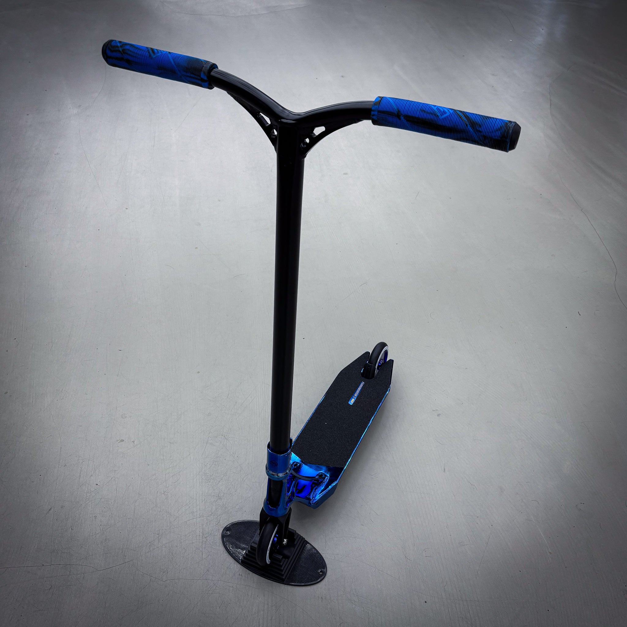 Striker Ethic Chrome Blue Custom Build - Blue/Black-ScootWorld.dk