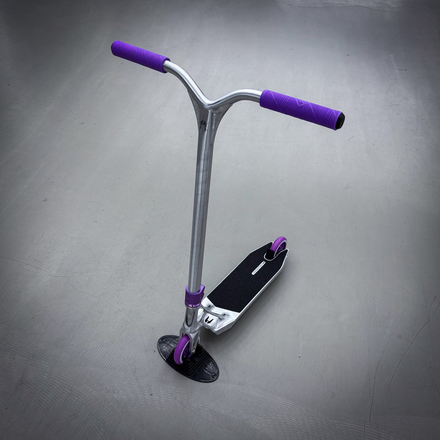 Striker Ethic Silver/Purple 460 Custom Build - Black/Purple-ScootWorld.dk