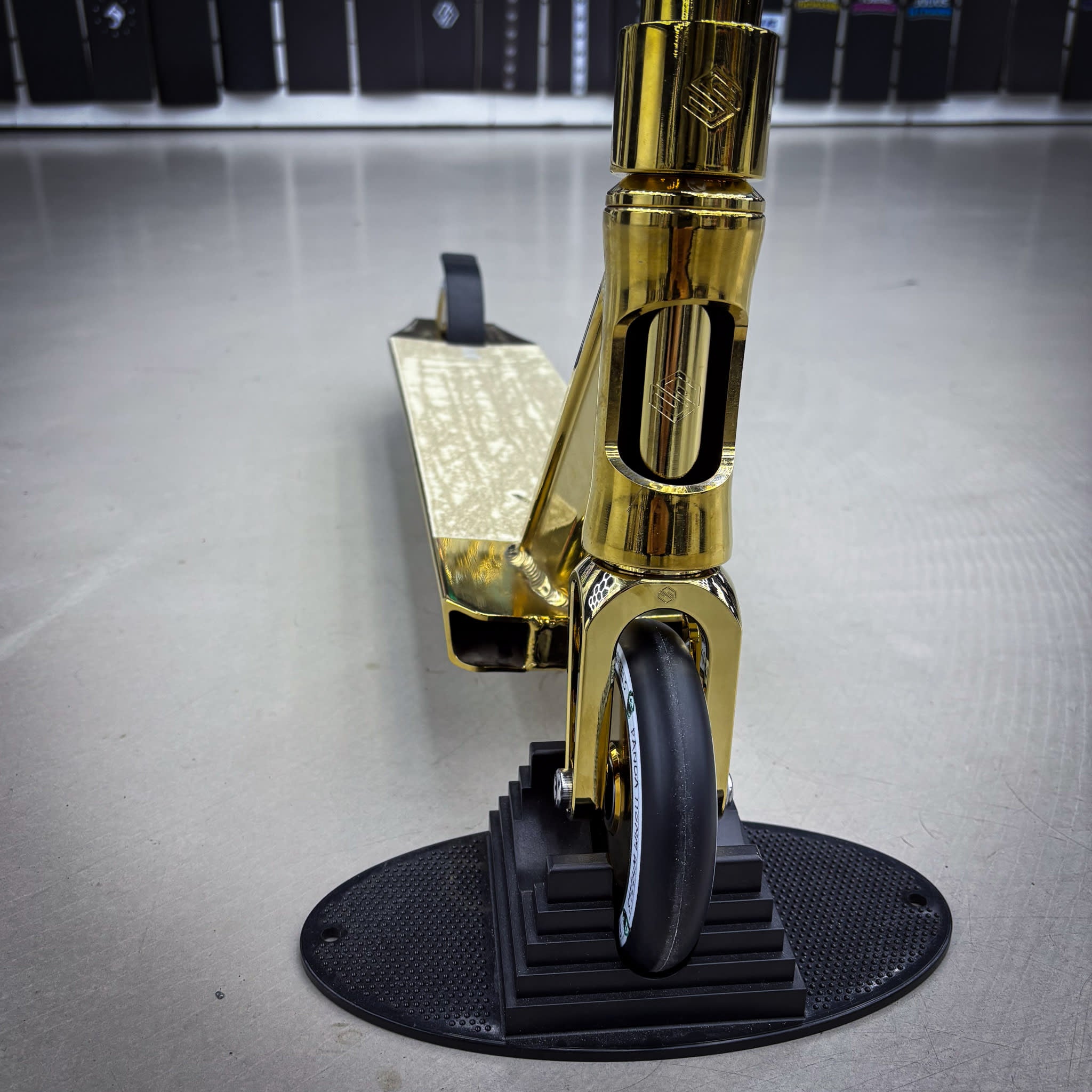 Striker Panda Gold Custom Løbehjul - Gold-ScootWorld.dk