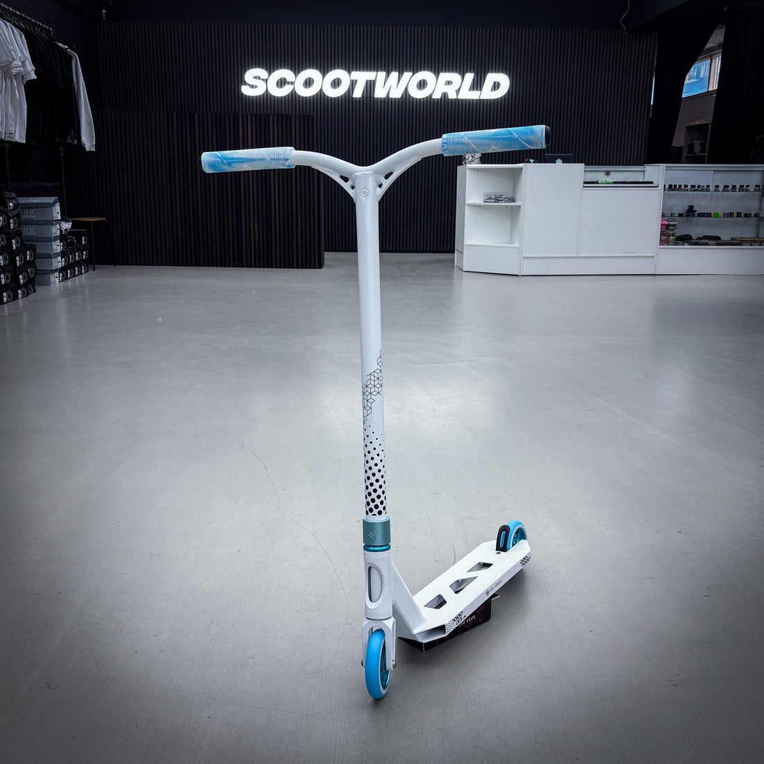 Striker Lux V2 White/Teal Custom Løbehjul - White/Teal